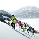 In With Ski-in Ski-out Access Prázdninový dům
