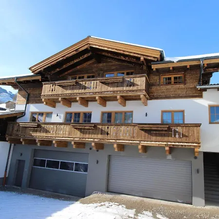 Σπίτι διακοπών In With Ski-in Ski-out Access *