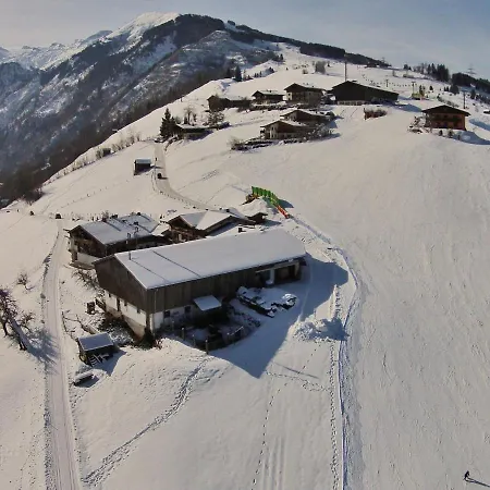 In With Ski-in Ski-out Access Kaprun