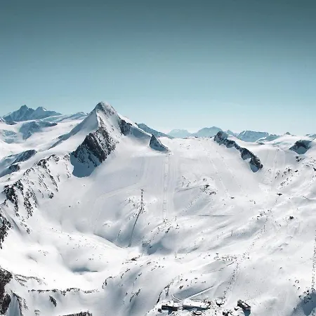 Casa vacanze In With Ski-in Ski-out Access *