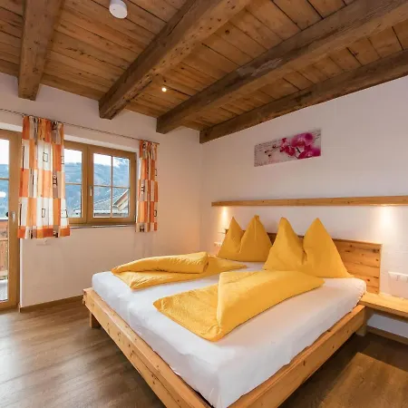 In With Ski-in Ski-out Access Ferienhaus Kaprun
