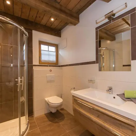 In With Ski-in Ski-out Access Casa vacanze *