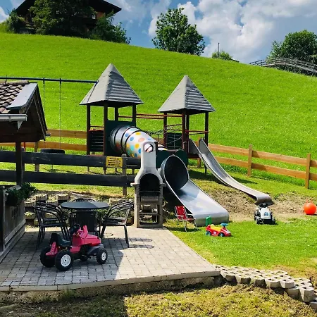 In With Ski-in Ski-out Access Holiday home *