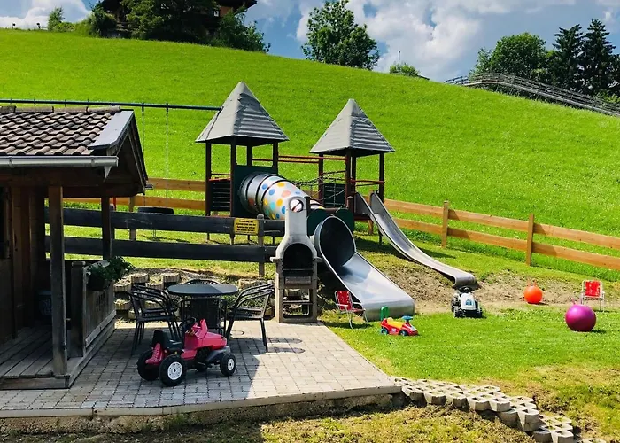 In With Ski-in Ski-out Access Vakantiehuis *